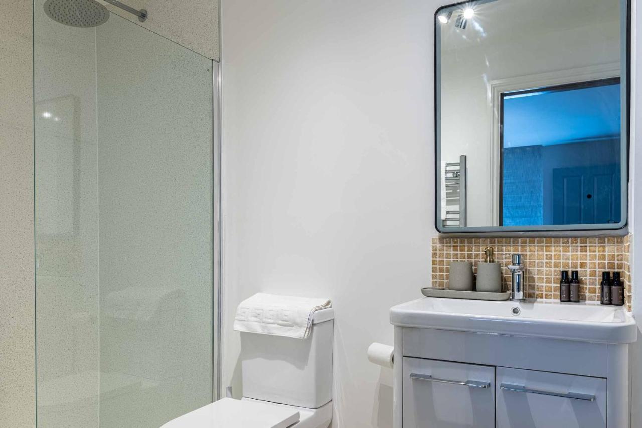 Stylish Modern 1 Bedroom, City Centre Bath Bagian luar foto