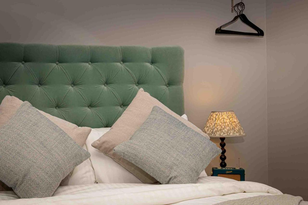 Stylish Modern 1 Bedroom, City Centre Bath Bagian luar foto