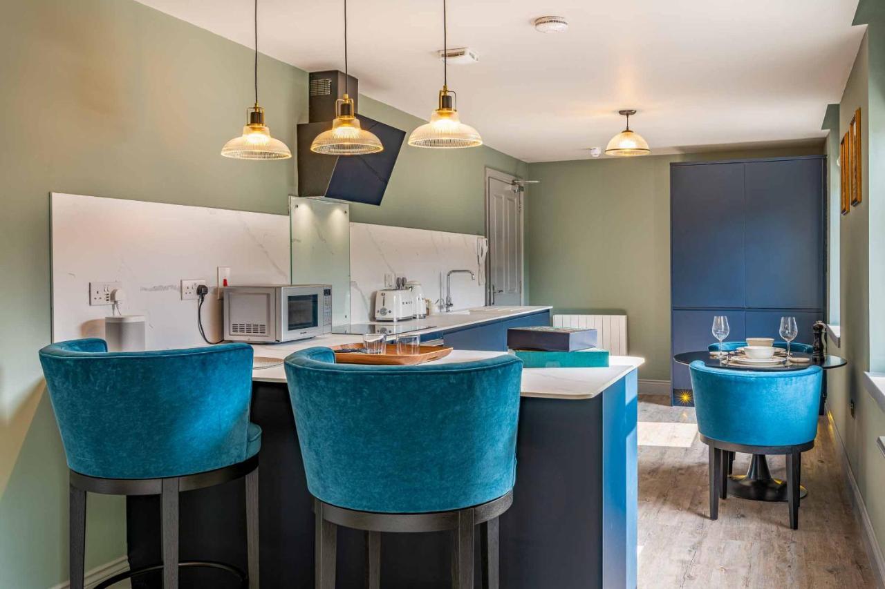 Stylish Modern 1 Bedroom, City Centre Bath Bagian luar foto